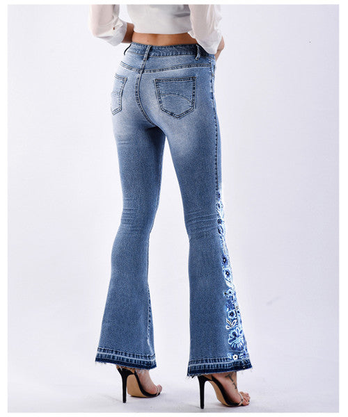 Retro-chic Look Embroidered Flare Jeans